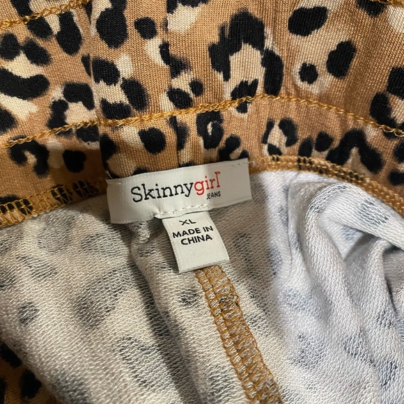 NWT Skinnygirl Animal Print Joggers. 2 side Pockets, Elastic Band, metal Tassel - Picture 5 of 10